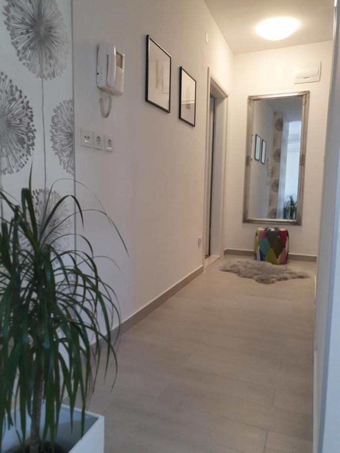 Apartment Tonka ชิเบนิก ภายนอก รูปภาพ
